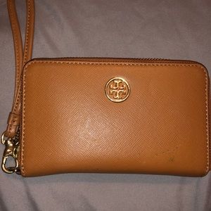 Tory Burch Robinson Wristlet